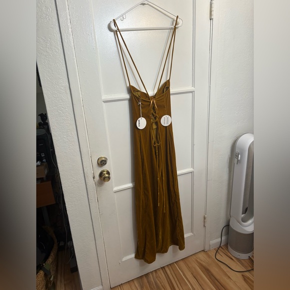 NWT Staud Bellamy Lace-Up Back Velvet Midi Dress - Picture 5 of 6